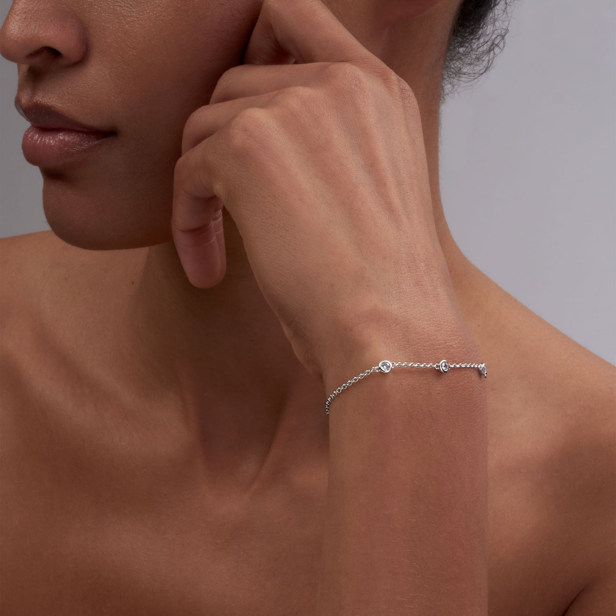 3 Bezel Round Station Chain Bracelet